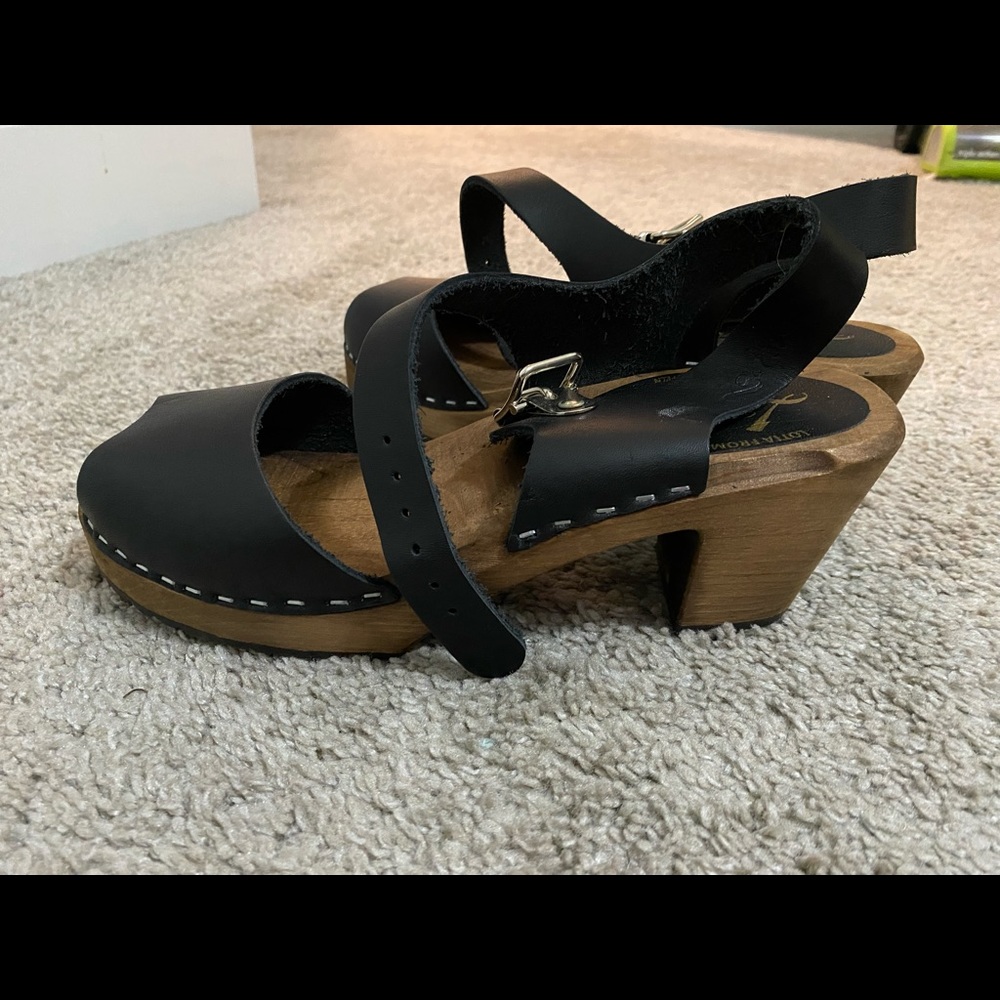 Lotta Clogs in Black